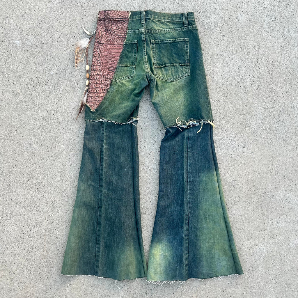 Green crocodile flares 32x32