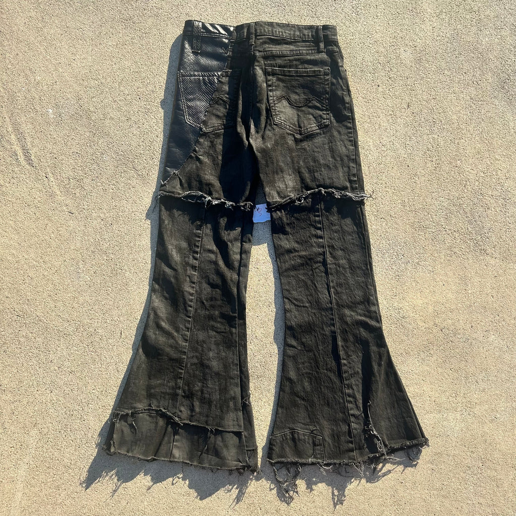 Black flares 32x32
