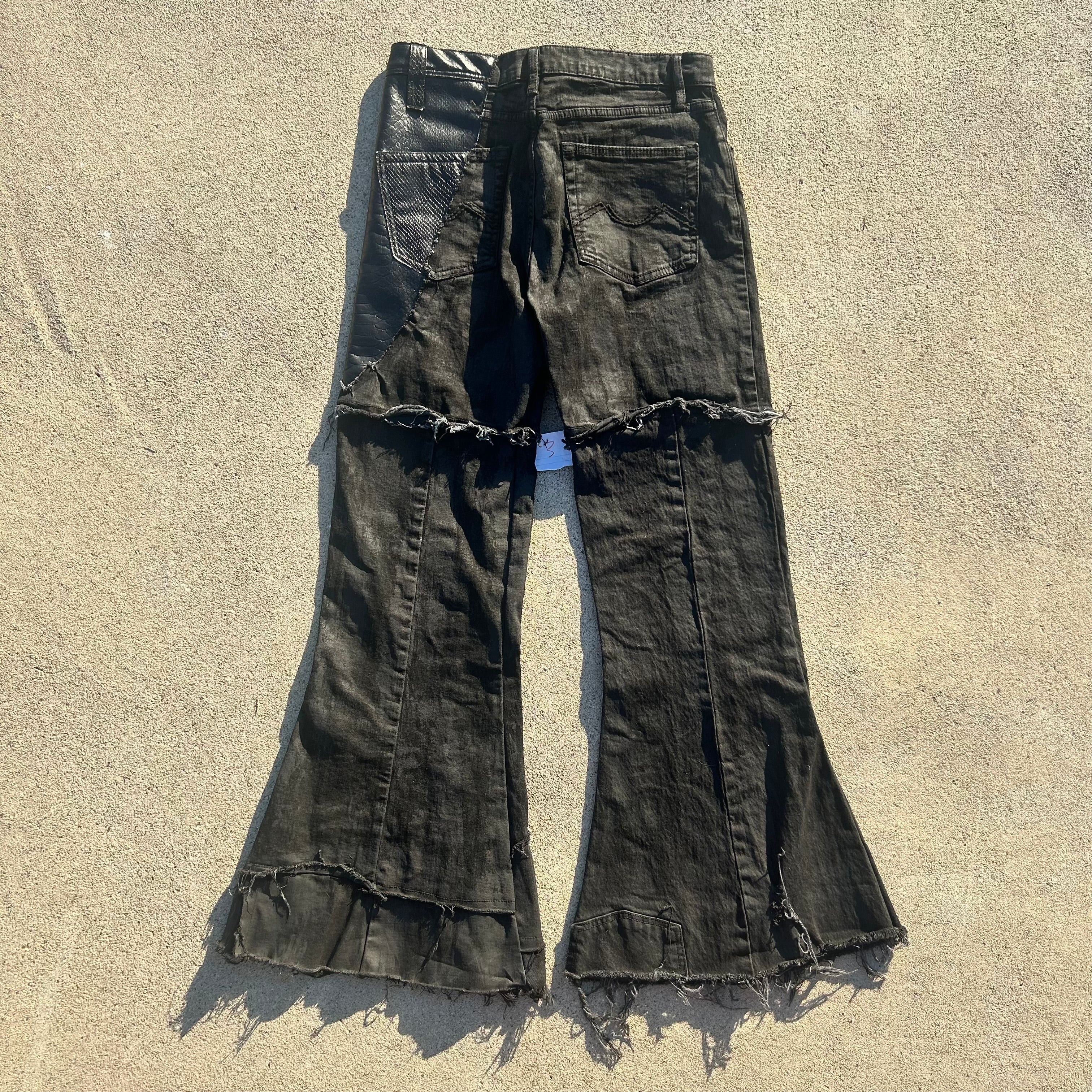 Black flares 32x32