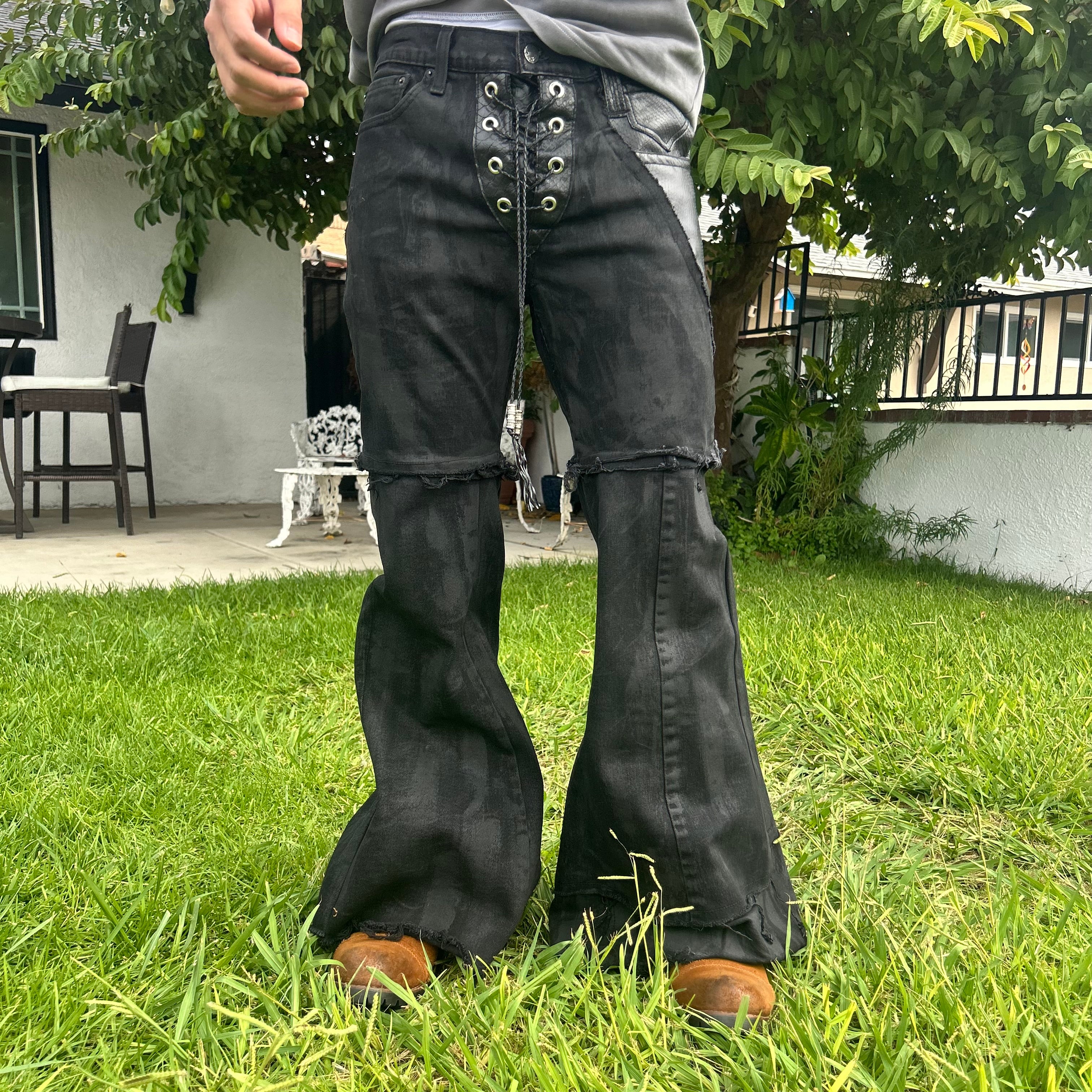Black flares 32x30