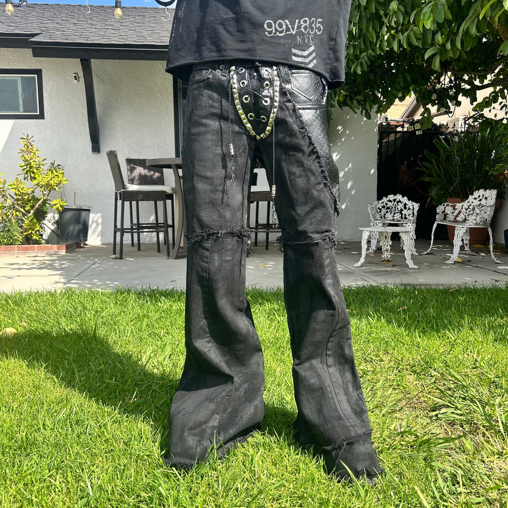 Black flares 27x32