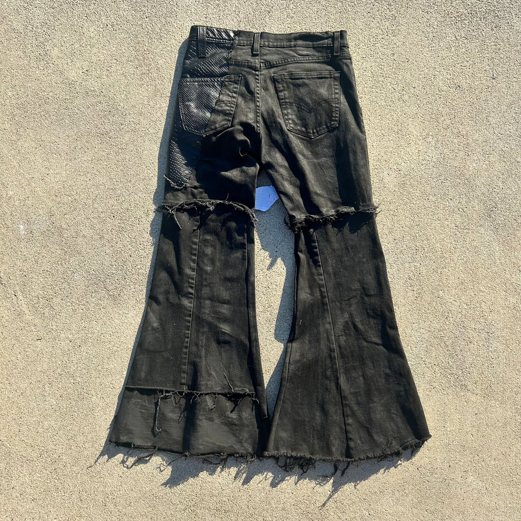 Black flares 32x30