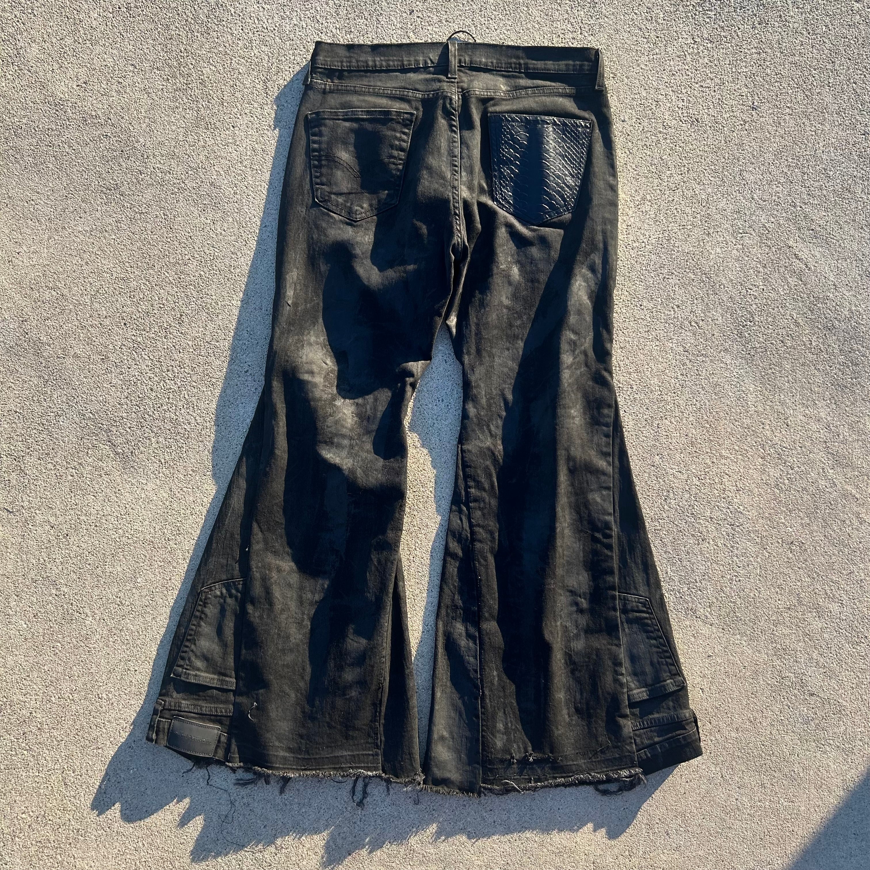 Black flares 34x32.5
