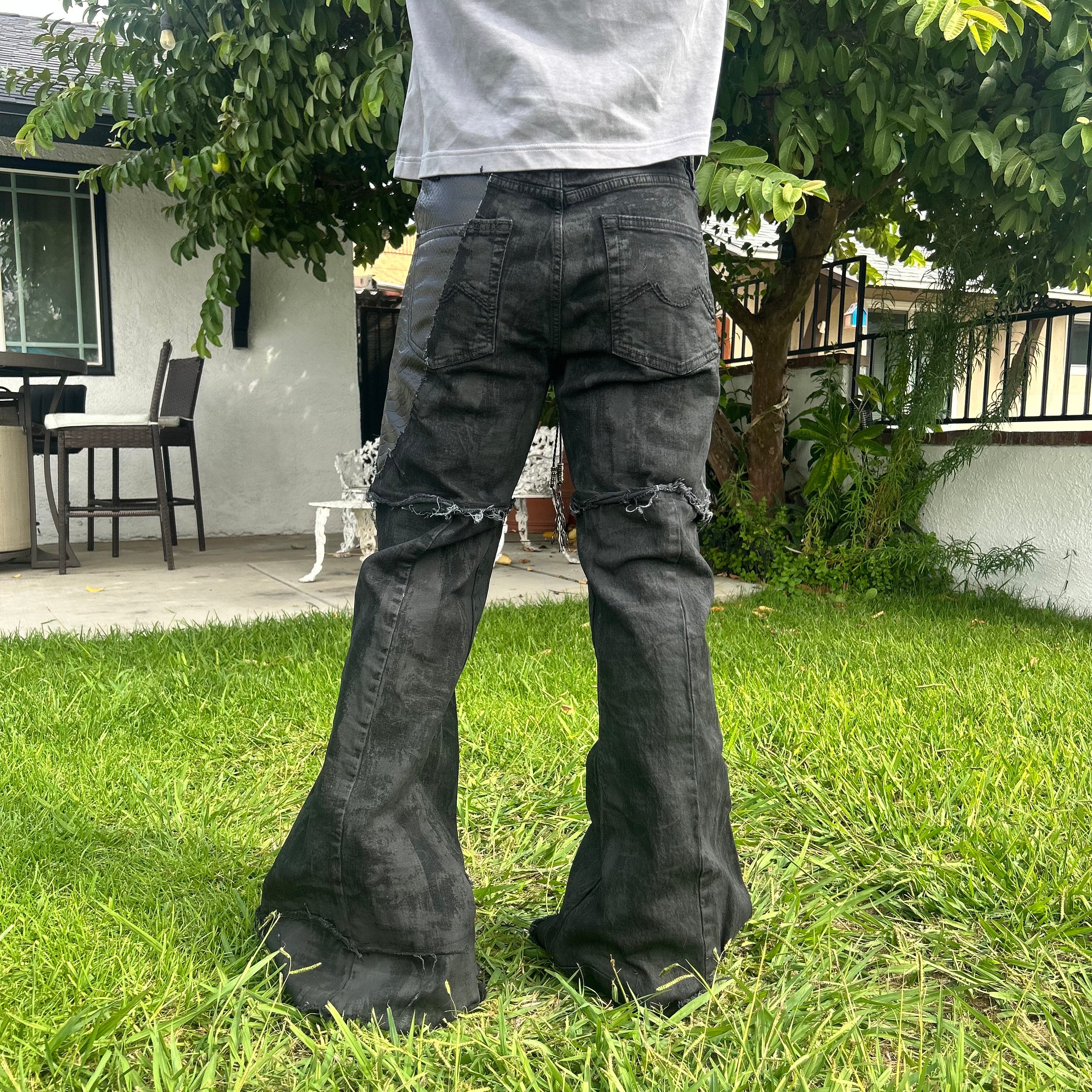 Black flares 32x32