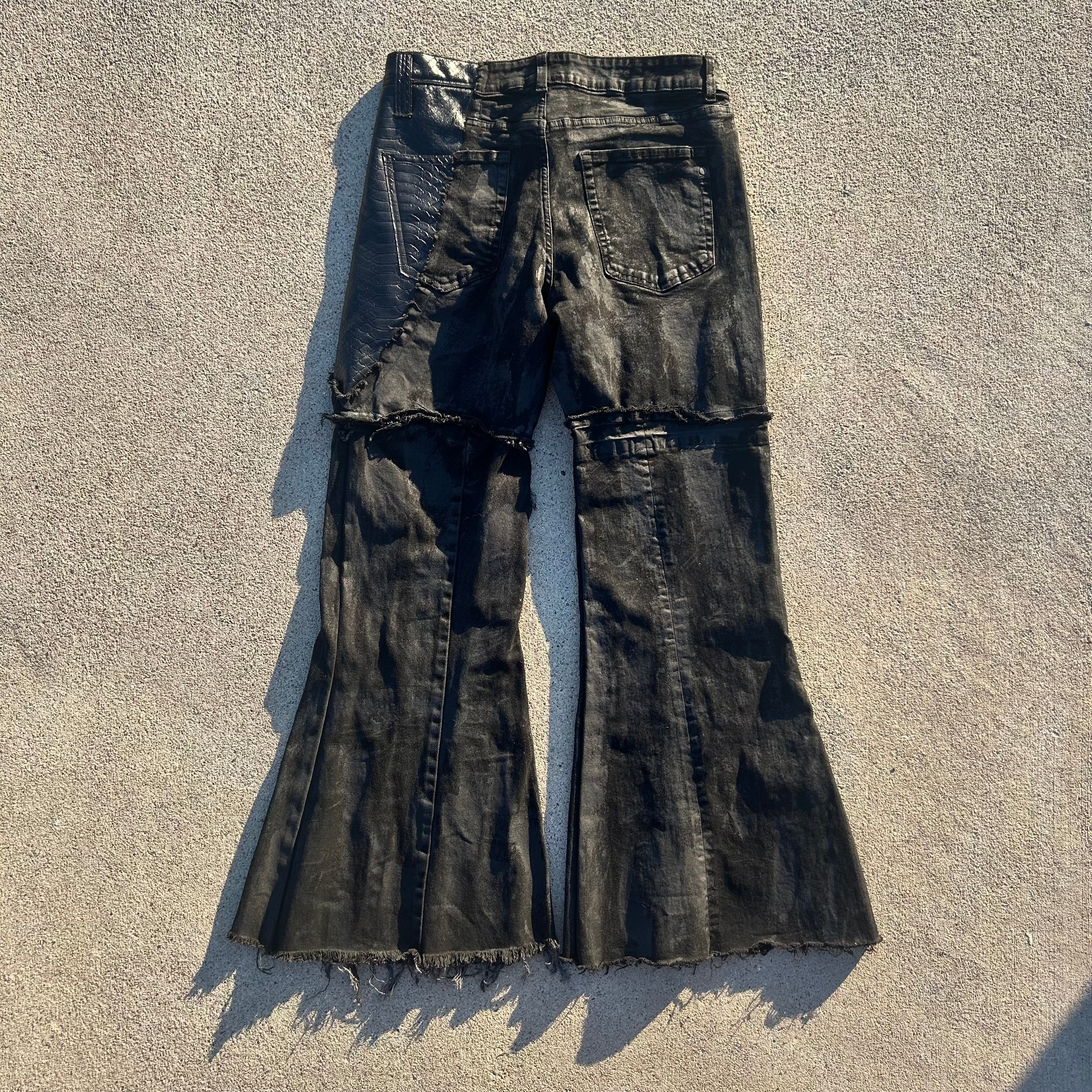Black flares 32x31