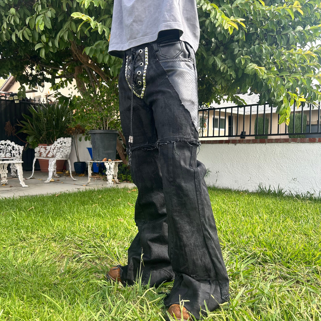 Black flares 32x32