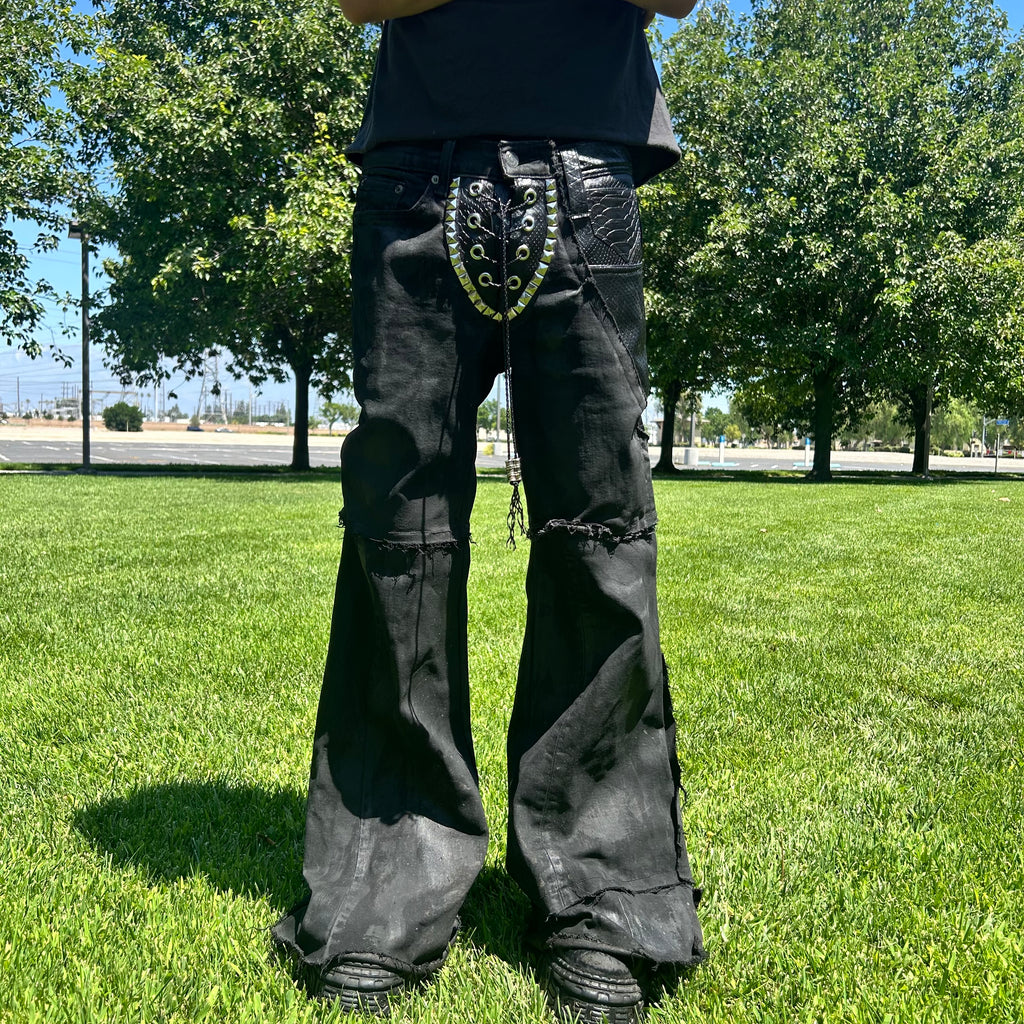 Black flares 28x30