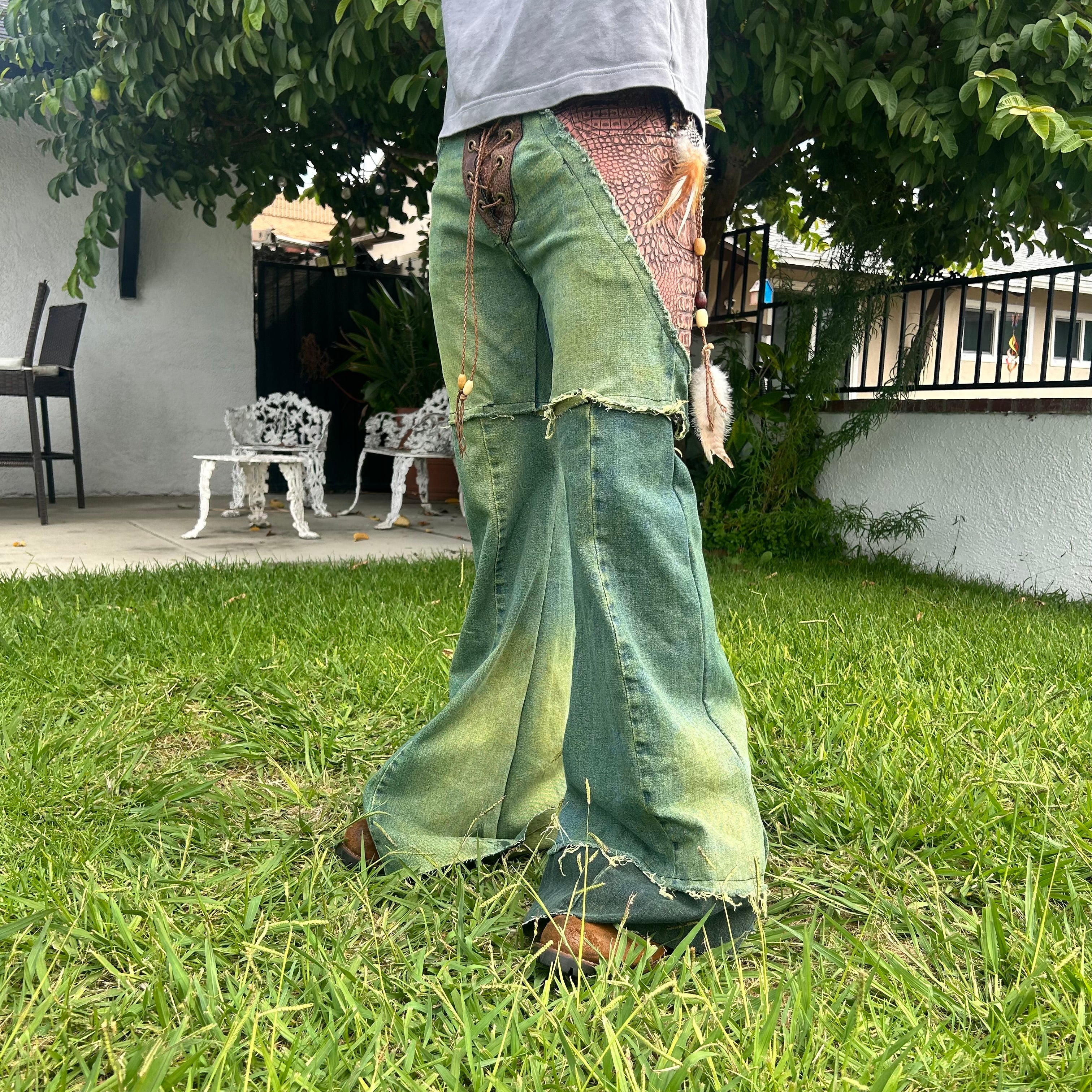 Green crocodile flares 32x32