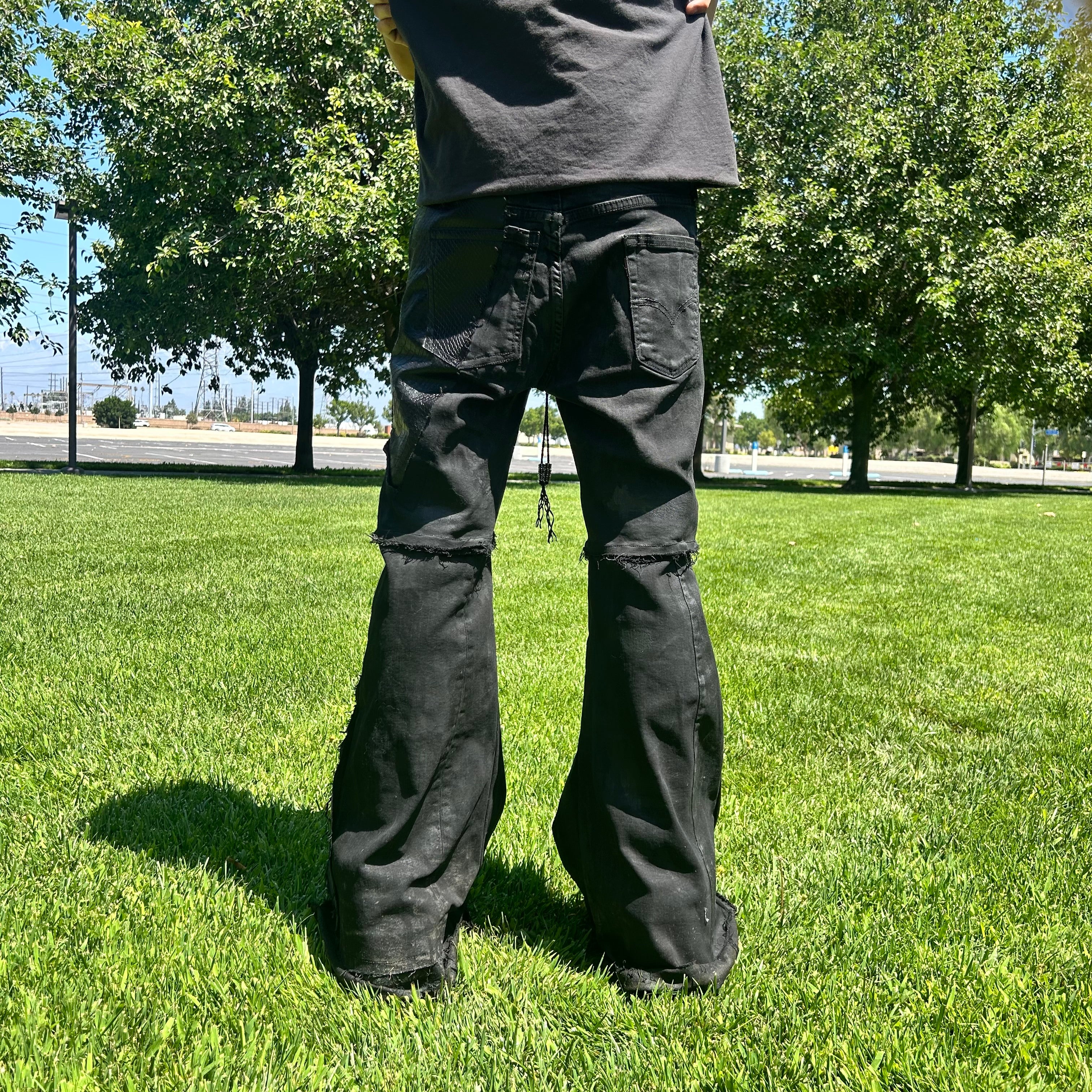 Black flares 28x30