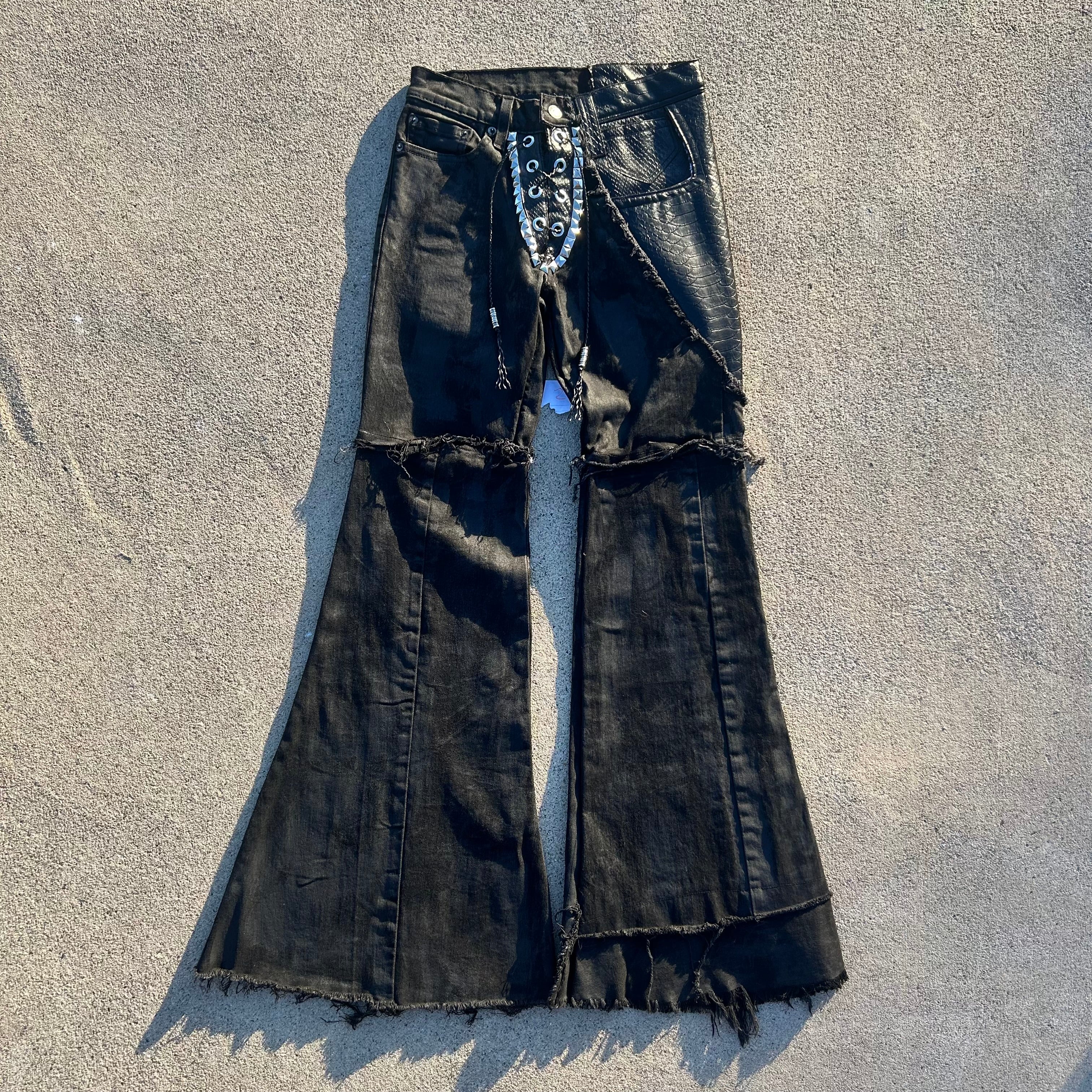 Black flares 27x32