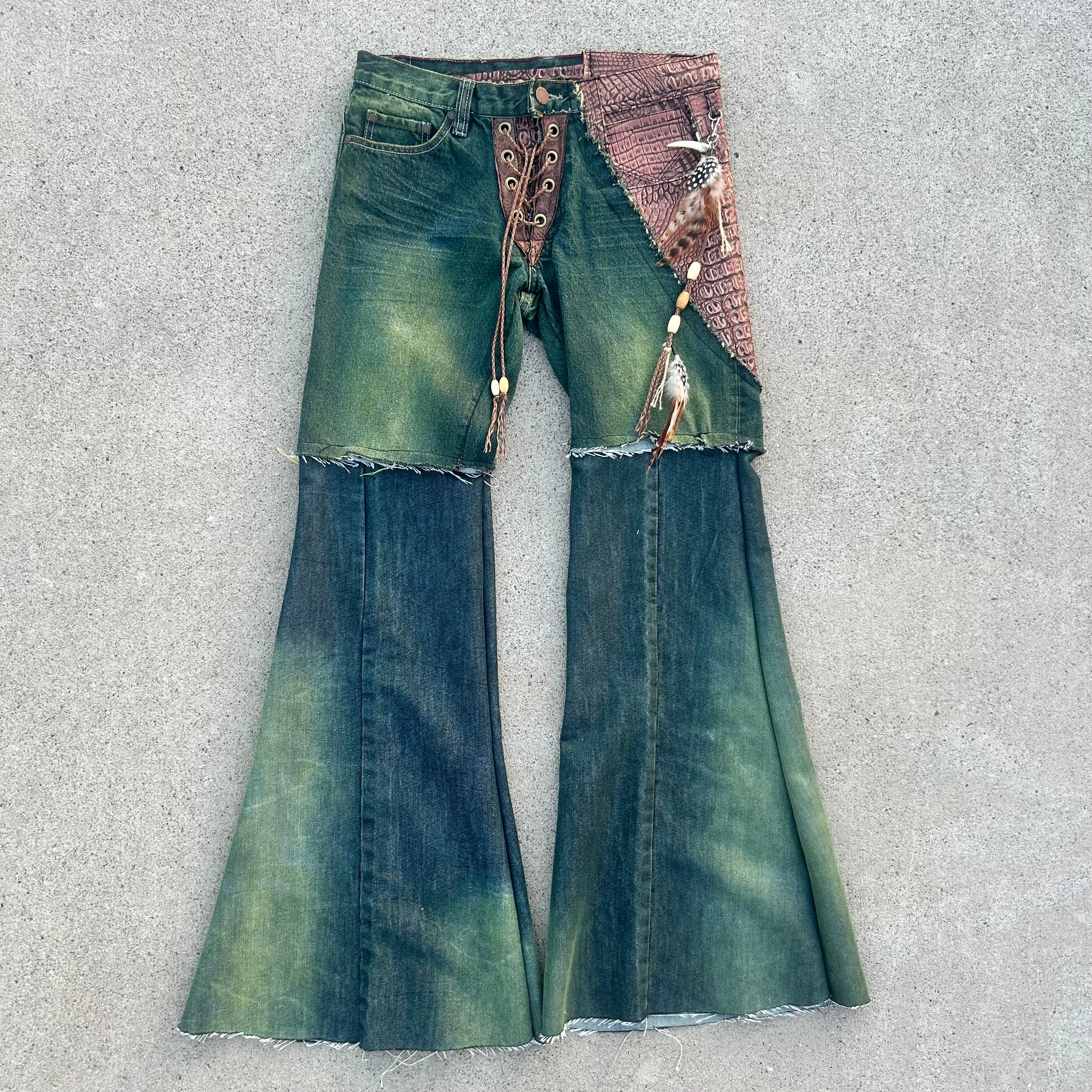 Green crocodile flares 32x32